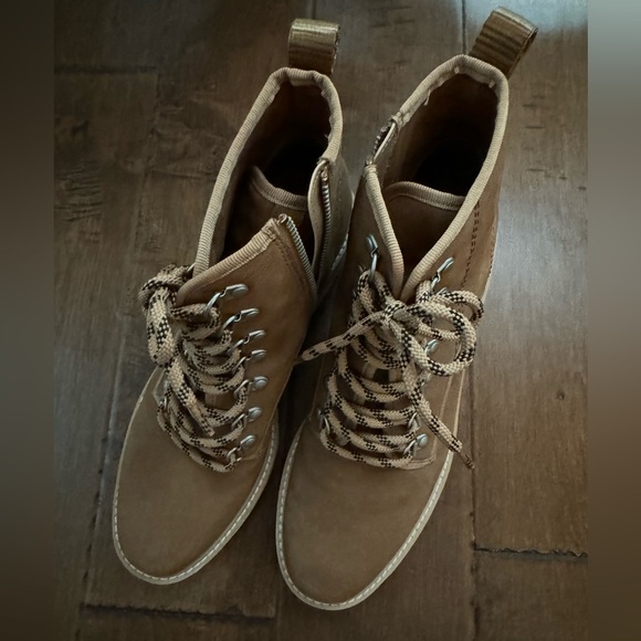 Dolce Vita Lug Boots - Picture 2 of 5